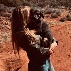 Meet your Posher, Ana